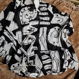 SeaSuns Black & white flowy women's blouse